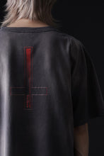 画像をギャラリービューアに読み込む, ZIG UR IDOL FADED & CRACKED SS TOPS - Cyber Punkula (VINTAGE GREY)