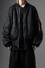 Load image into Gallery viewer, MASTERMIND WORLD x ALPHA INDUSTRIES RIVERSIBLE MA-1 JACKET (BLACK)