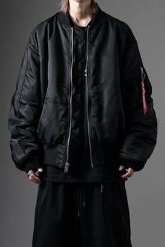 Load image into Gallery viewer, MASTERMIND WORLD x ALPHA INDUSTRIES RIVERSIBLE MA-1 JACKET (BLACK)
