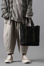 Load image into Gallery viewer, ierib Zipper Hand Tote Bag /  Rough Bull (BLACK)