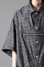 画像をギャラリービューアに読み込む, A.F ARTEFACT FRONT ZIP SQUEEZING SHIRT / PAISLEY JACQUARD (D.GREY)