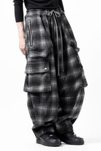 画像をギャラリービューアに読み込む, A.F ARTEFACT HEM-STRING WIDE CARGO PANTS / OMBRE FLANNEL(BLACK x WHITE)