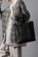 Load image into Gallery viewer, ierib Zipper Hand Tote Bag /  Rough Bull (BLACK)
