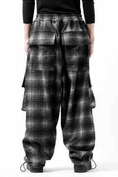 画像をギャラリービューアに読み込む, A.F ARTEFACT HEM-STRING WIDE CARGO PANTS / OMBRE FLANNEL(BLACK x WHITE)
