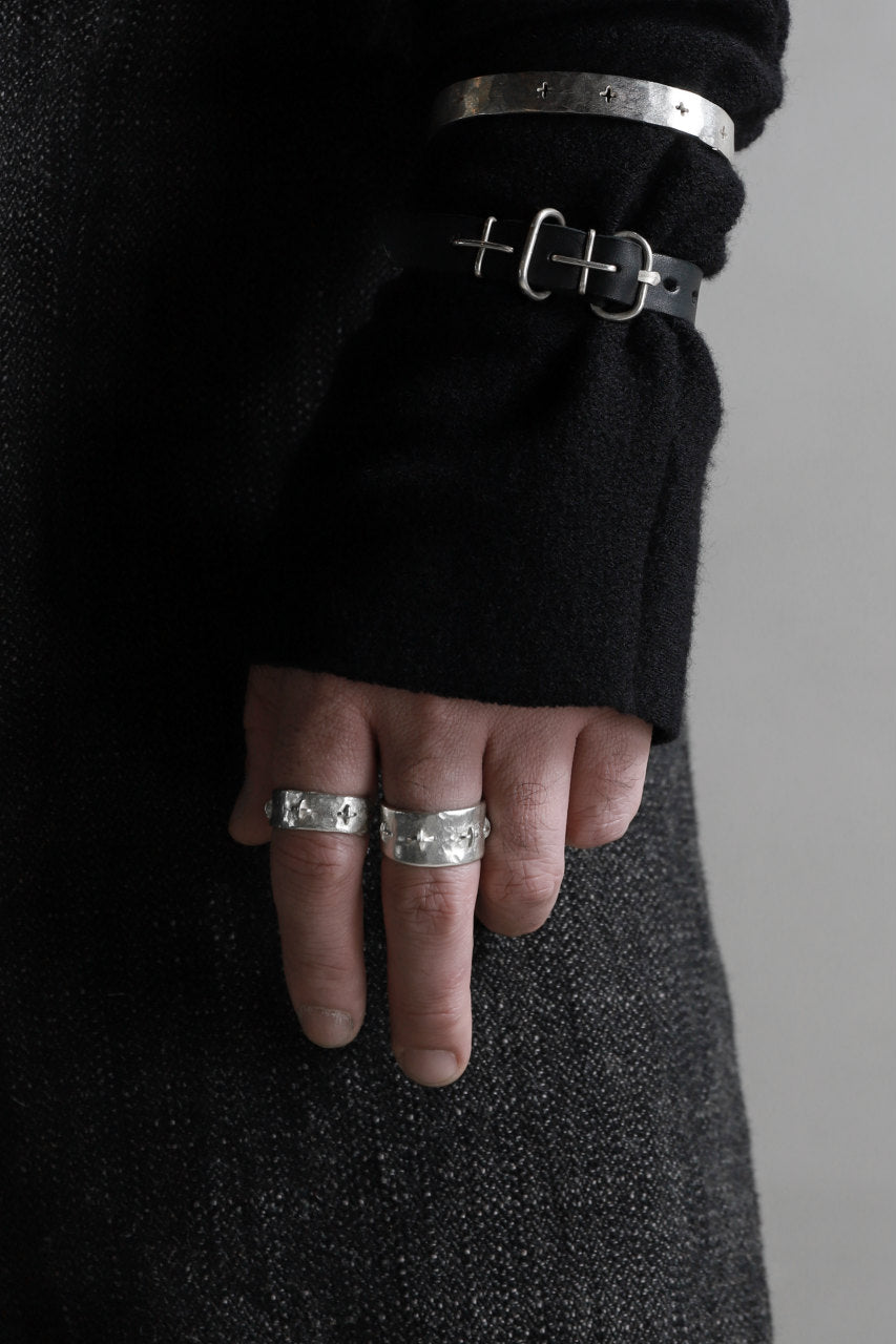 画像をギャラリービューアに読み込む, m.a+ silver stitched multiple cross ring / AG518/AG (SILVER)