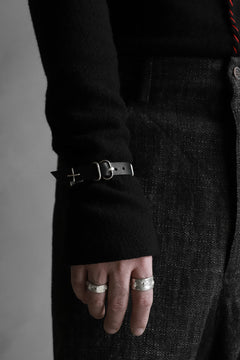 Load image into Gallery viewer, m.a+ thin silver wrapped wrist band / A-F7BL1/ GR2,0 (BLACK)