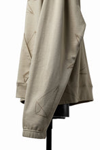 画像をギャラリービューアに読み込む, A.F ARTEFACT PYRA PATTERN PRINT SWEAT HOODIE (BEIGE)