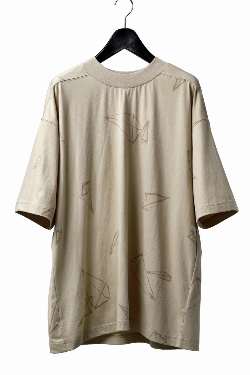 画像をギャラリービューアに読み込む, A.F ARTEFACT PYRA PATTERN PRINT THICK-COLLAR LOOSEY TEE (BEIGE)