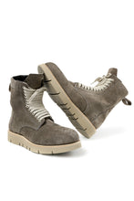 Load image into Gallery viewer, A.F ARTEFACT x Portaille LACE-UP SIDE ZIP BOOTS / SOFT SUEDE (GREIGE)