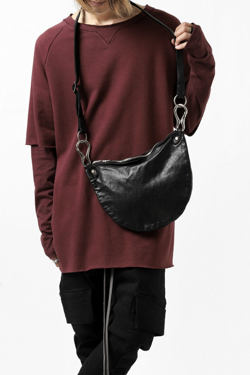 Load image into Gallery viewer, ISAMU KATAYAMA BACKLASH 2WAY BAM FLAP BAG / ITALY SHOULDER OBJECT DYED (BLACK)