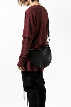 Load image into Gallery viewer, ISAMU KATAYAMA BACKLASH 2WAY BAM FLAP BAG / ITALY SHOULDER OBJECT DYED (BLACK)