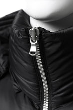 画像をギャラリービューアに読み込む, A.F ARTEFACT exclusive DUVET VERTICAL DOWN JACKET (BLACK)