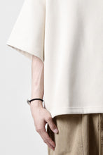 画像をギャラリービューアに読み込む, N/07 OVERSIZE TOP / RIBBED CARDBOARD KNIT JERSEY (IVORY)
