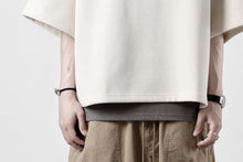 画像をギャラリービューアに読み込む, N/07 OVERSIZE TOP / RIBBED CARDBOARD KNIT JERSEY (IVORY)