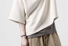 画像をギャラリービューアに読み込む, N/07 OVERSIZE TOP / RIBBED CARDBOARD KNIT JERSEY (IVORY)