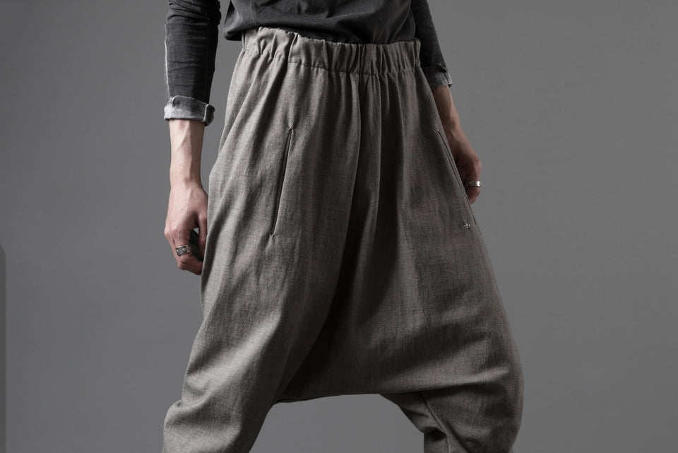 画像をギャラリービューアに読み込む, m.a+ elastic waist low crotch 2 pocket pants / P571/MJP1 (LIGHT CARBON)