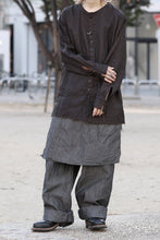 画像をギャラリービューアに読み込む, KLASICA "SH-044" SPLIT RAGLAN COLLAR LESS SHIRTS / BENGARA & SUMI COATED LINEN (BENGARA)
