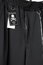 画像をギャラリービューアに読み込む, mastermind JAPAN WIDE FIT TROUSERS / HIGH END STRETCH JERSEY (BLACK)