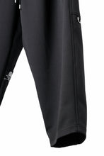 画像をギャラリービューアに読み込む, mastermind JAPAN WIDE FIT TROUSERS / HIGH END STRETCH JERSEY (BLACK)