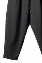 画像をギャラリービューアに読み込む, mastermind JAPAN WIDE FIT TROUSERS / HIGH END STRETCH JERSEY (BLACK)