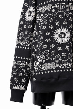 Load image into Gallery viewer, mastermind JAPAN BANDANA HOODIE / REGULAR FIT (BLACK BASE)