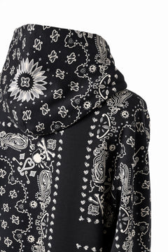Load image into Gallery viewer, mastermind JAPAN BANDANA HOODIE / REGULAR FIT (BLACK BASE)