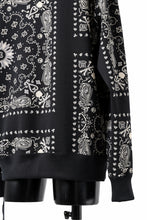 Load image into Gallery viewer, mastermind JAPAN BANDANA HOODIE / REGULAR FIT (BLACK BASE)
