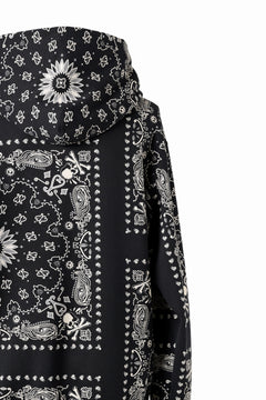 Load image into Gallery viewer, mastermind JAPAN BANDANA HOODIE / REGULAR FIT (BLACK BASE)
