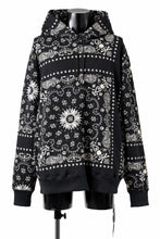 Load image into Gallery viewer, mastermind JAPAN BANDANA HOODIE / REGULAR FIT (BLACK BASE)