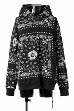 Load image into Gallery viewer, mastermind JAPAN BANDANA HOODIE / REGULAR FIT (BLACK BASE)