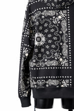 Load image into Gallery viewer, mastermind JAPAN BANDANA HOODIE / REGULAR FIT (BLACK BASE)