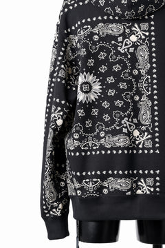 Load image into Gallery viewer, mastermind JAPAN BANDANA HOODIE / REGULAR FIT (BLACK BASE)