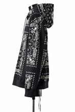 Load image into Gallery viewer, mastermind JAPAN BANDANA HOODIE / REGULAR FIT (BLACK BASE)