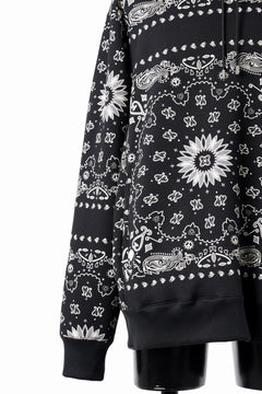 Load image into Gallery viewer, mastermind JAPAN BANDANA HOODIE / REGULAR FIT (BLACK BASE)