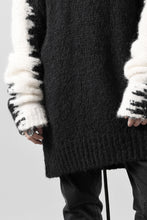 Load image into Gallery viewer, thom/krom MOCK NECK KNIT PULLOVER / ALPACA WOOL (WHITE x BLACK)
