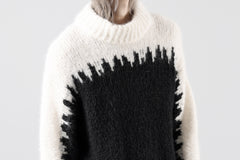 Load image into Gallery viewer, thom/krom MOCK NECK KNIT PULLOVER / ALPACA WOOL (WHITE x BLACK)