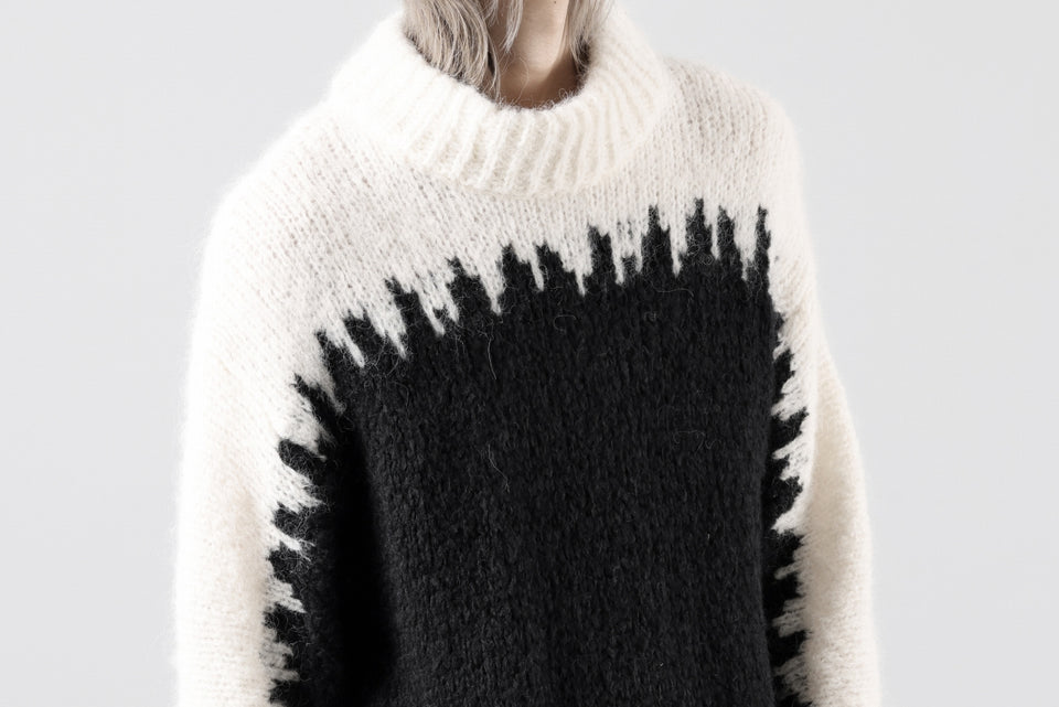Load image into Gallery viewer, thom/krom MOCK NECK KNIT PULLOVER / ALPACA WOOL (WHITE x BLACK)