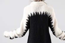 Load image into Gallery viewer, thom/krom MOCK NECK KNIT PULLOVER / ALPACA WOOL (WHITE x BLACK)