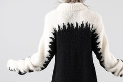 Load image into Gallery viewer, thom/krom MOCK NECK KNIT PULLOVER / ALPACA WOOL (WHITE x BLACK)