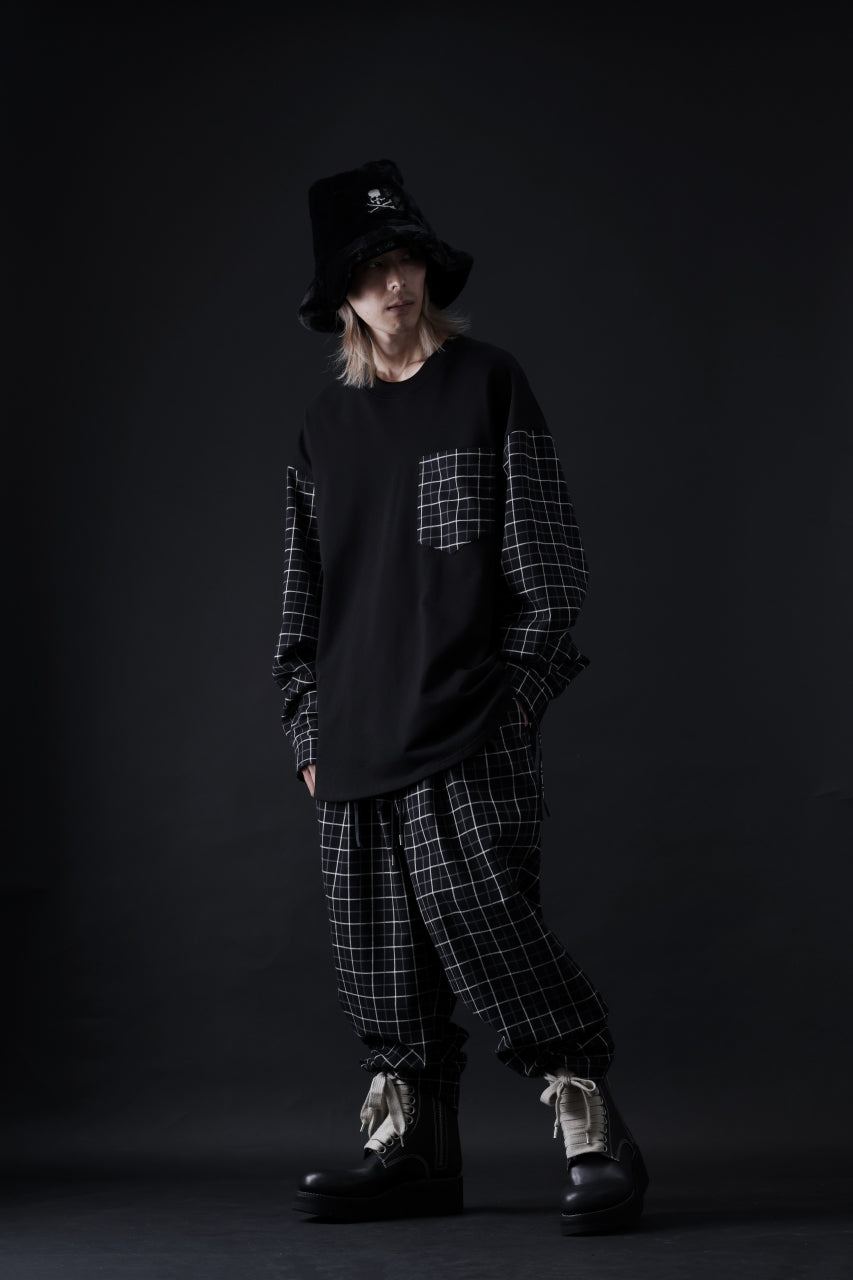 Load image into Gallery viewer, mastermind JAPAN EASY WAIST TAPERED TROUSERS (BLACK PLAID)