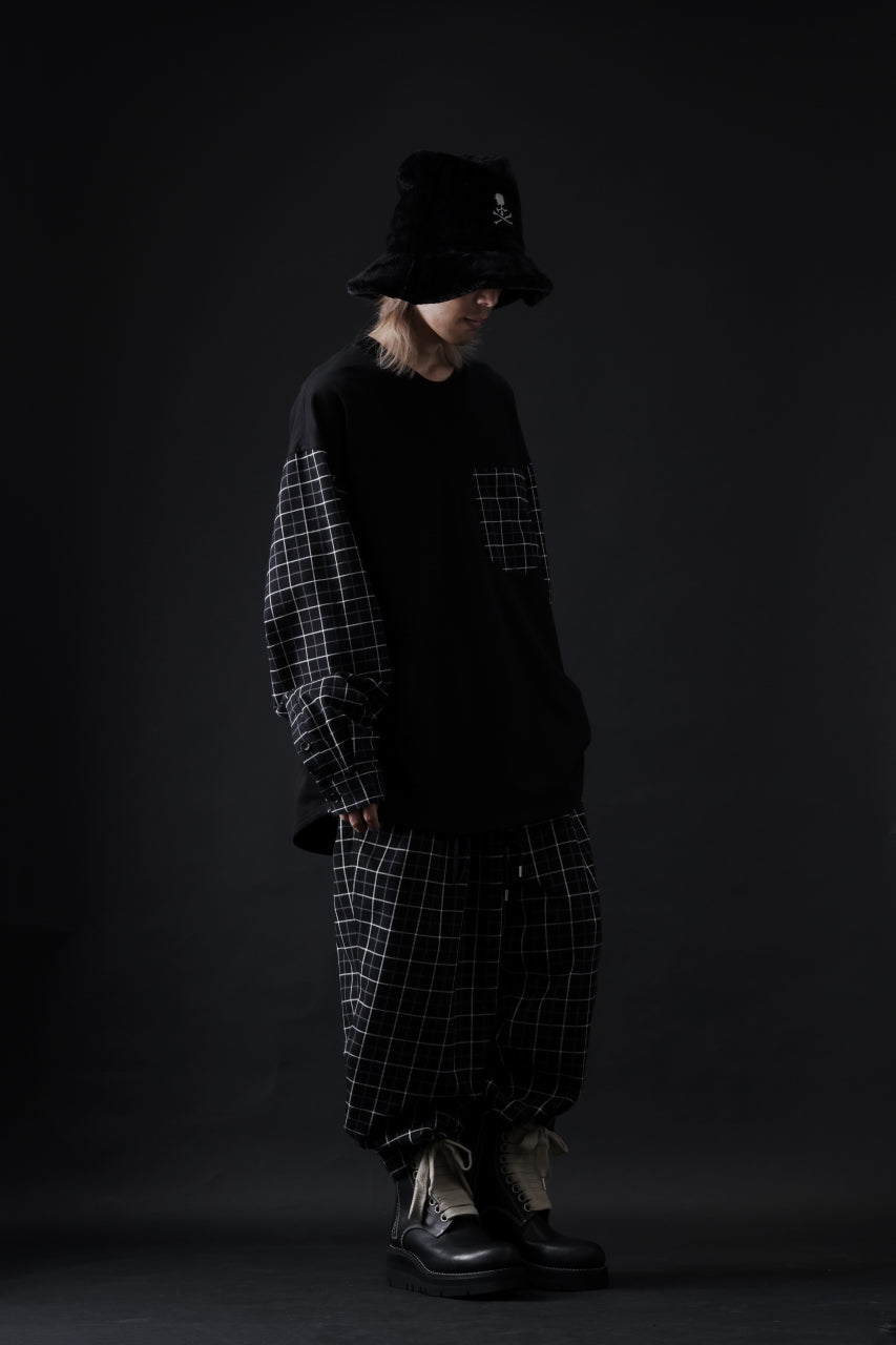 Load image into Gallery viewer, mastermind JAPAN DOCKING OVER TOPS / BOXY FIT (BLACK x BLACK PLAID)