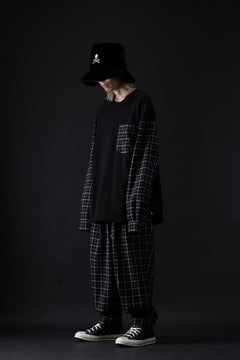 Load image into Gallery viewer, mastermind JAPAN EASY WAIST TAPERED TROUSERS (BLACK PLAID)