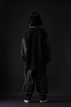 Load image into Gallery viewer, mastermind JAPAN EASY WAIST TAPERED TROUSERS (BLACK PLAID)