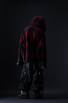 Load image into Gallery viewer, mastermind JAPAN BUFFALO-PLAID SHERPA JACKET / BOXY FIT (BLACK x RED)