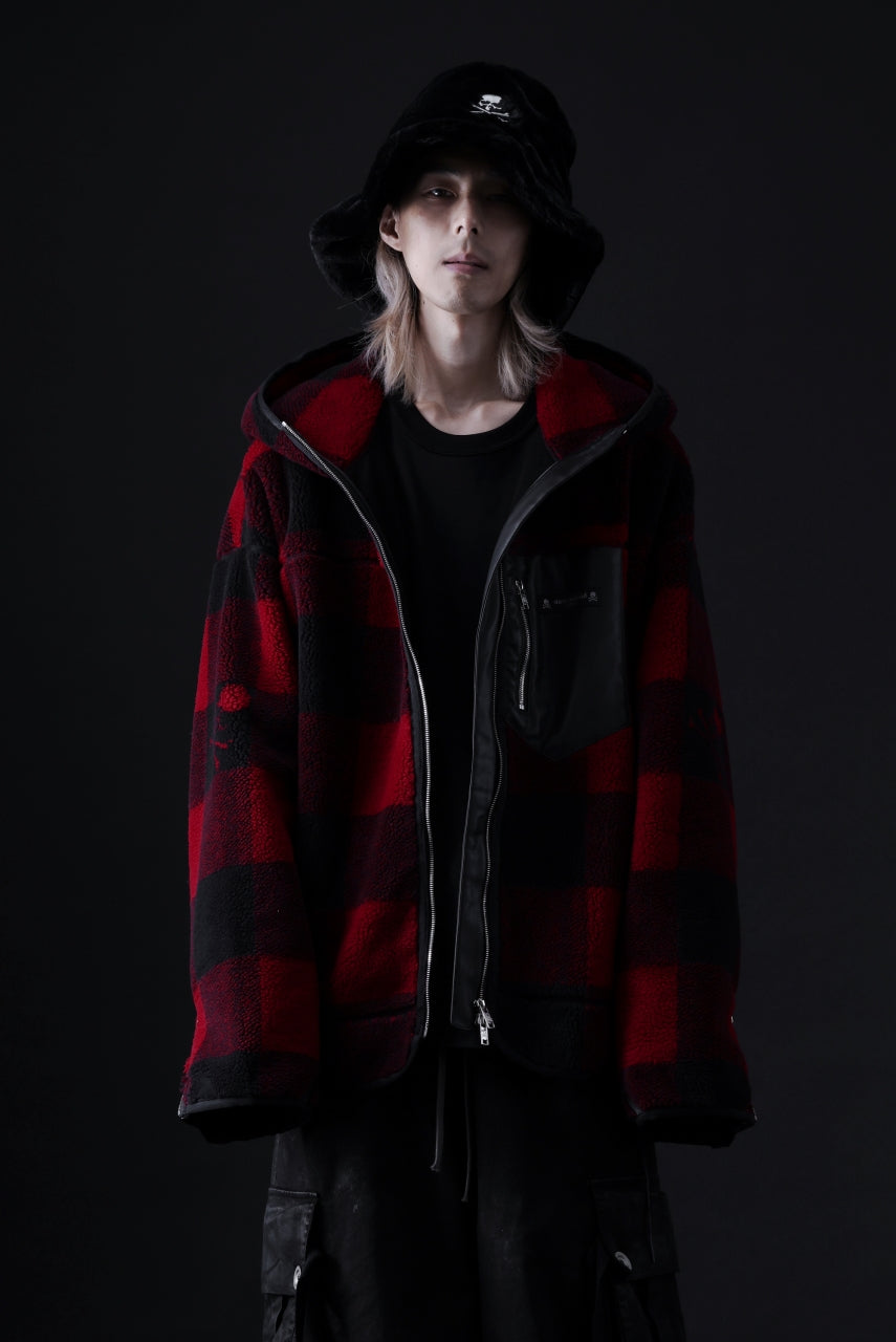 Load image into Gallery viewer, mastermind JAPAN BUFFALO-PLAID SHERPA JACKET / BOXY FIT (BLACK x RED)