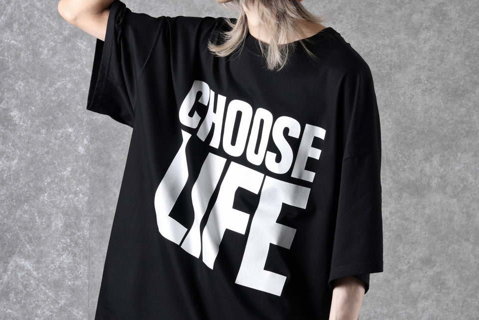 Load image into Gallery viewer, MASTERMIND WORLD x KATHARINE HAMNETT SLOGAN BIG TEE / CHOOSE LIFE (BLACK)