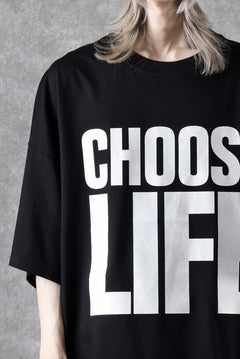 Load image into Gallery viewer, MASTERMIND WORLD x KATHARINE HAMNETT SLOGAN BIG TEE / CHOOSE LIFE (BLACK)