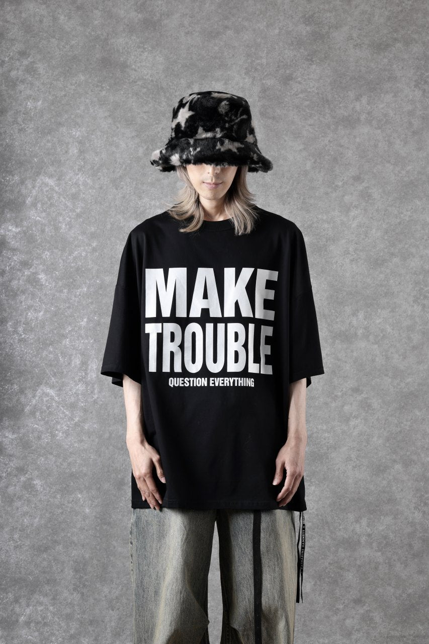 画像をギャラリービューアに読み込む, MASTERMIND WORLD x KATHARINE HAMNETT SLOGAN BIG TEE / MAKE TROUBLE (BLACK)