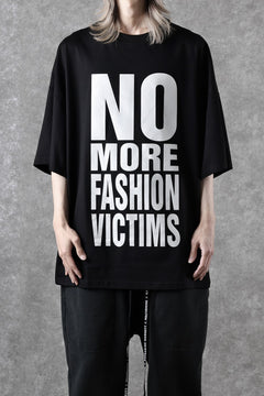 Load image into Gallery viewer, MASTERMIND WORLD x KATHARINE HAMNETT SLOGAN BIG TEE / N, M, F, V (BLACK)