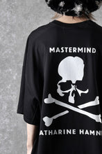 画像をギャラリービューアに読み込む, MASTERMIND WORLD x KATHARINE HAMNETT SLOGAN BIG TEE / MAKE TROUBLE (BLACK)